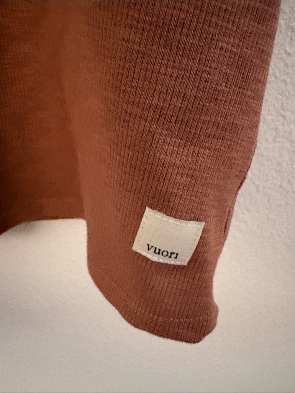 Vuori DreamKnit Tank Top - Rust Size Medium never worn - Picture 3 of 4